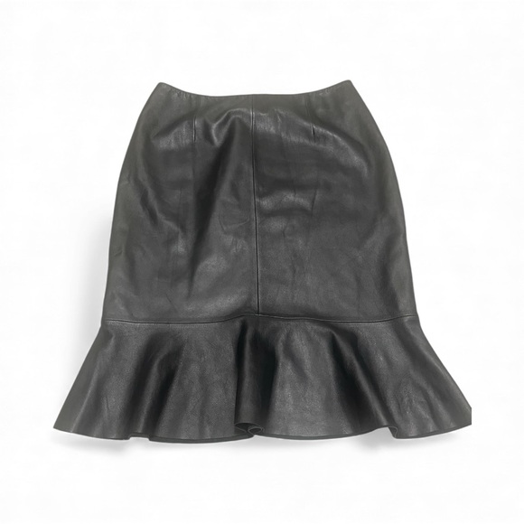 Colette Mordo Elegant Black Midi Skirt with Flared Hem - Picture 2 of 5